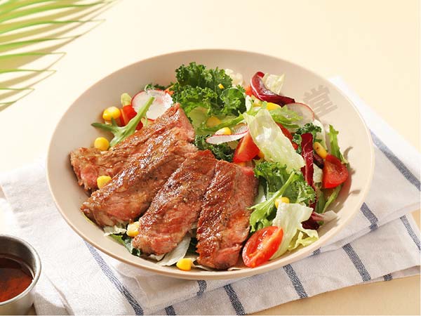 嫩烤西冷牛排鮮蔬沙拉